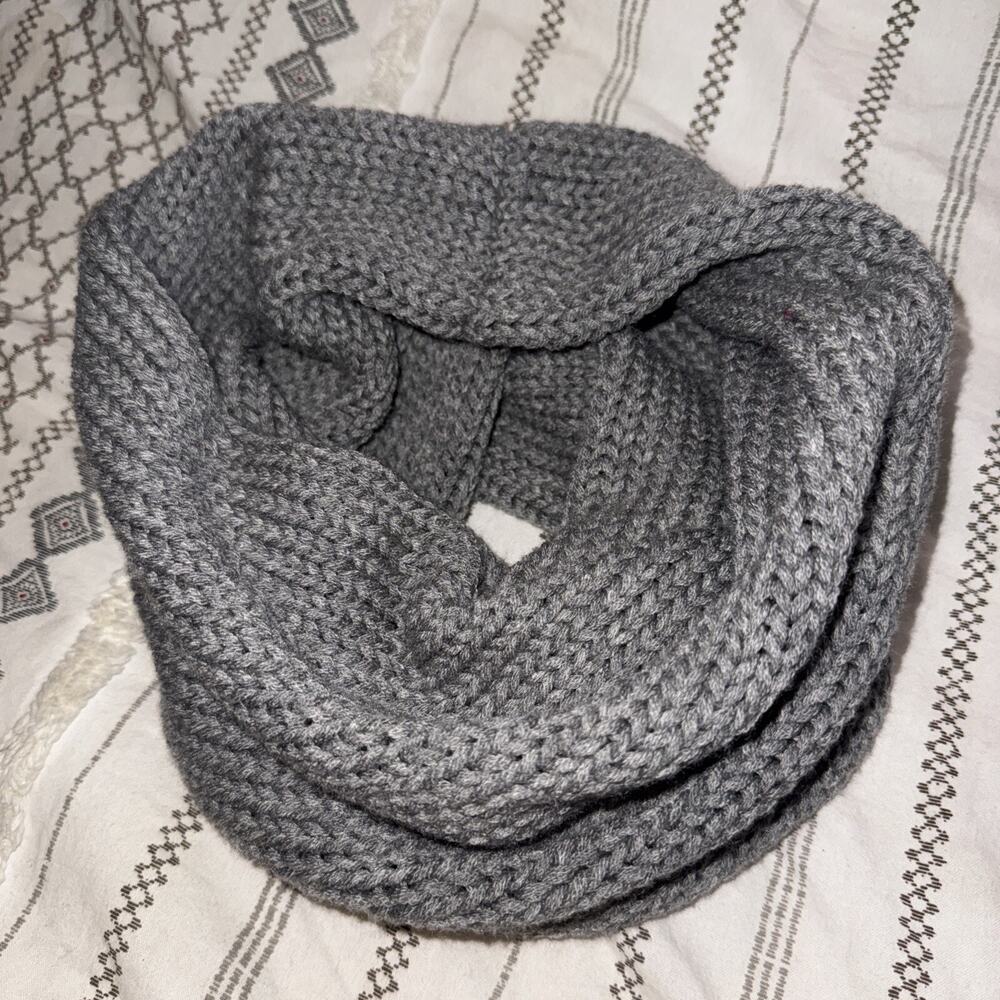Echo Design Women's Puffy Infinity Loop Knit Scarf, Gray, One Size